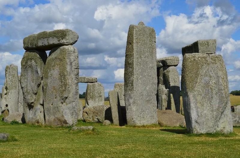 5 du khach bien mat bi an o bai da co Stonehenge hang chuc nam truoc-Hinh-10