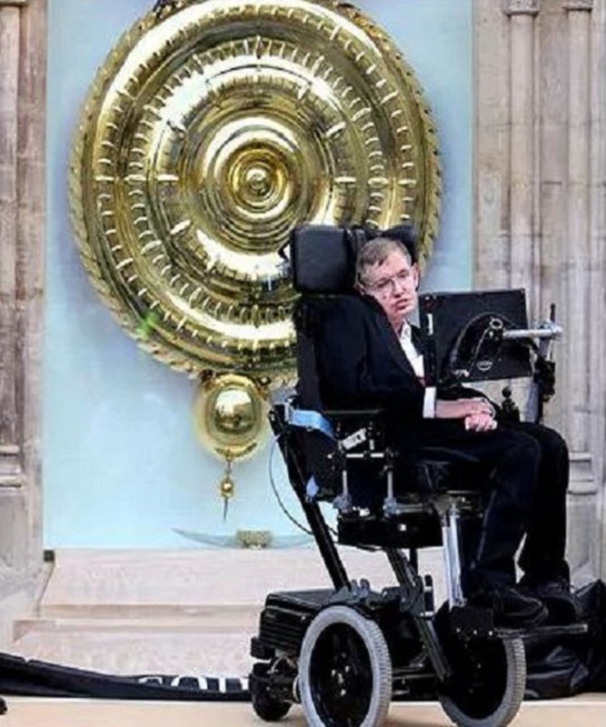 Co may thoi gian duoi goc nhin cua thien tai vat ly Stephen Hawking-Hinh-7