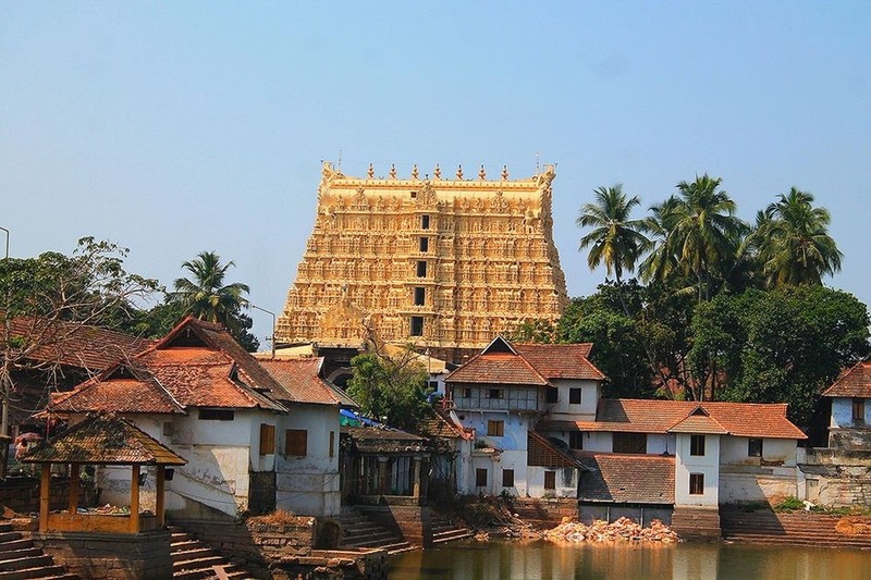 Den Sree Padmanabhaswamy noi tieng linh thieng, co kho bau ngam nghin ty-Hinh-2