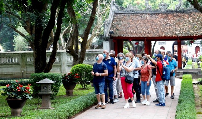 Ca nuoc don gan 4,6 trieu luot khach quoc te tu dau nam den nay