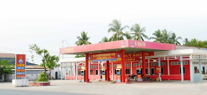 Hoat dong dau thau cua Hai Ha Petro ra sao khi no thue khung hang ngan ty?