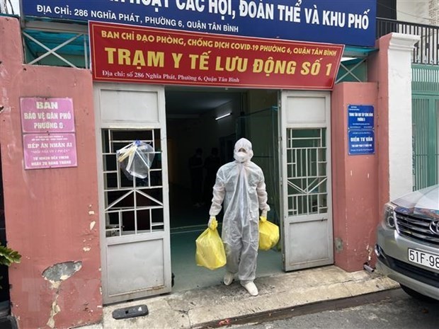 TP HCM de xuat tam ngung cac tram y te luu dong