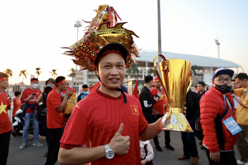 Chung ket AFF Cup: Co dong vien nhuom do khu vuc ngoai san My Dinh-Hinh-10