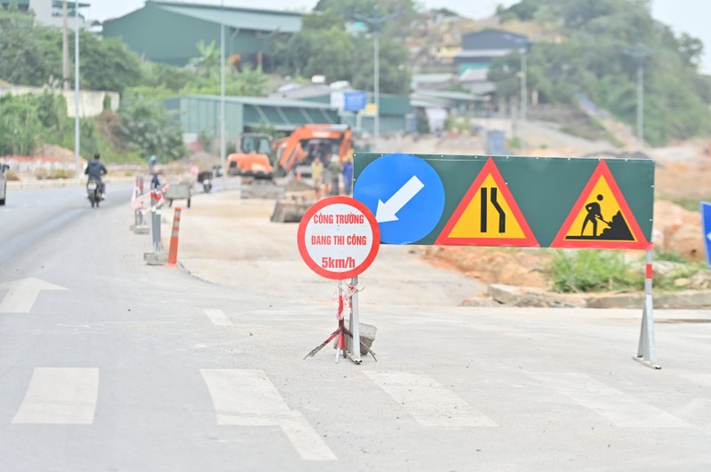 Tuyen duong noi Ha Long va Cam Pha co xong truoc Tet Nguyen dan?-Hinh-9