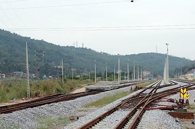 Du an duong sat Yen Vien - Ha Long cham 17 nam: Nguoi dan trong pham vi du an lao dao