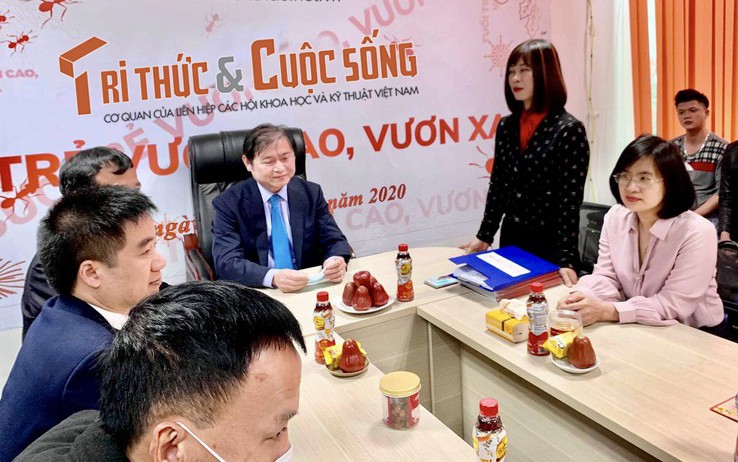 Chu tich Phan Xuan Dung: “Chuc can bo nhan vien Bao Tri thuc va Cuoc song Suc khoe - Lao dong miet mai - Tao nen thuong hieu”-Hinh-2