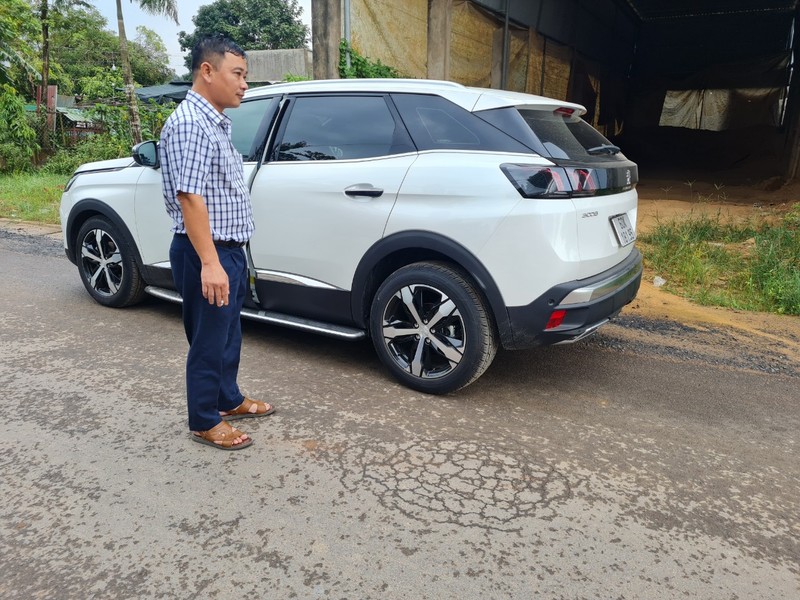 Trang Bom (Dong Nai): Dan tuoi nuoc khien duong tien ti vua nghiem thu da hong?