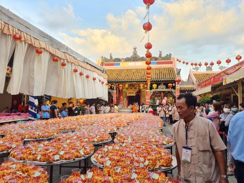 Le hoi chua Ong Cu Lao Pho: Nguoi dan no nuc tham du le tha hoa dang tren song Dong Nai-Hinh-11