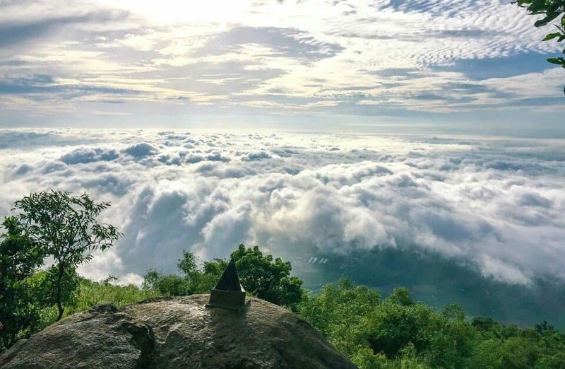 Can canh cung duong len 'De nhat thien son' Ba Den-Hinh-7