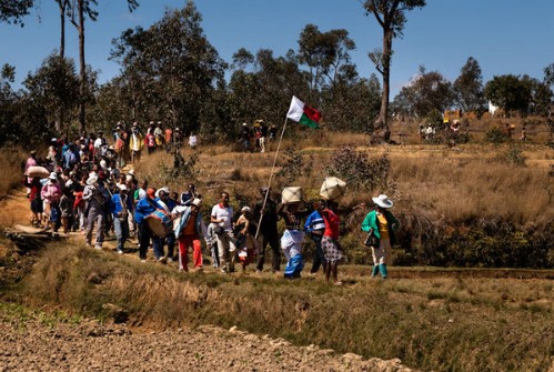 Am anh le dao mo, nhay mua cung xuong nguoi chet o Madagascar-Hinh-8