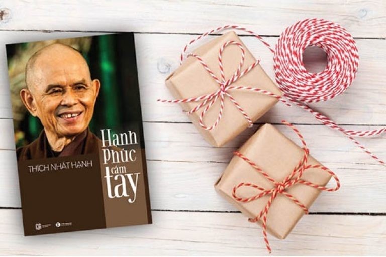 Thien Su Thich Nhat Hanh day gi trong cuon 'Hanh phuc cam tay'?