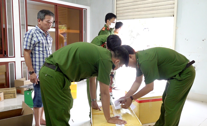 An Giang: Khoi to nguoi dan ong chuyen san xuat thuoc bao ve thuc vat gia ban khap mien Tay-Hinh-5