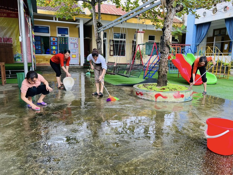 Quảng Bình: Năng lực nhà thầu thi công TTVH huyện Tuyên Hóa vừa bị sập giàn giáo - Hình 3 Quang Binh: Nang luc nha thau thi cong TTVH huyen Tuyen Hoa vua bi sap gian giao-Hinh-3