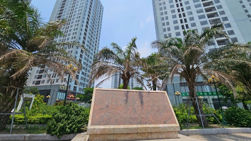 Cận cảnh hàng trăm căn hộ được 'đặt hàng' làm nhà TĐC bỏ hoang - Hình 2 Can canh hang tram can ho duoc 'dat hang' lam nha TDC bo hoang-Hinh-2