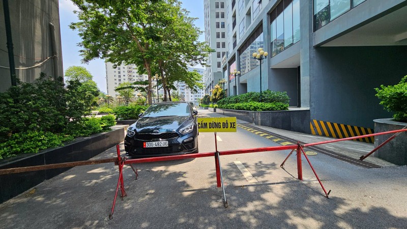 Cận cảnh hàng trăm căn hộ được 'đặt hàng' làm nhà TĐC bỏ hoang - Hình 7 Can canh hang tram can ho duoc 'dat hang' lam nha TDC bo hoang-Hinh-7