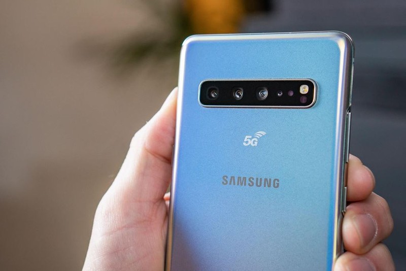 Danh gia Galaxy S10 5G, doi thu dang gom cua Huawei P30 Pro