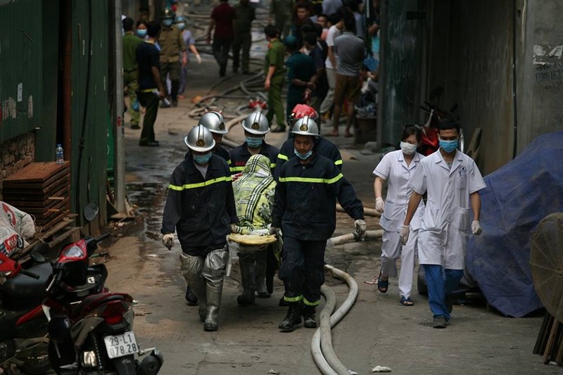 Ha Noi: 4 nha xuong chay o Trung Van xay dung tren dat lan chiem-Hinh-2