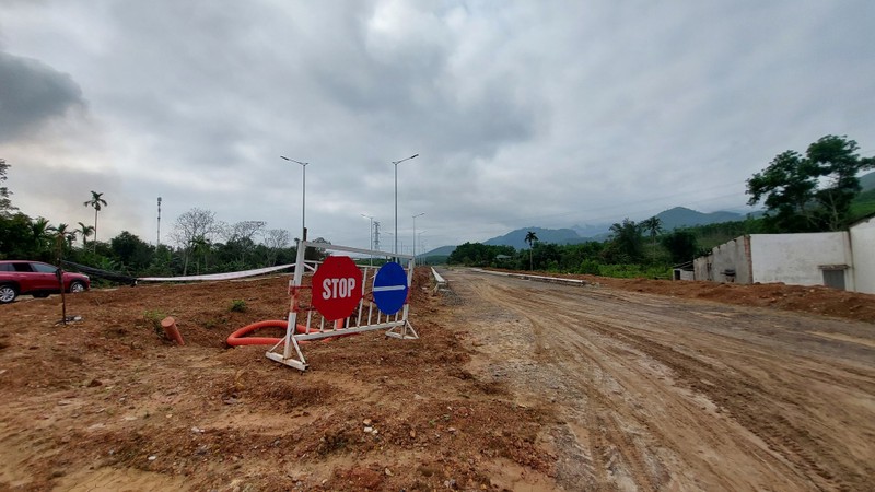 Du an duong vanh dai nghin ty Tay Da Nang: Nhieu hang muc van con ngon ngang-Hinh-6