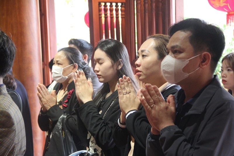 Hang ngan nguoi den Bac Ninh tray hoi Lim tu to mo sang-Hinh-14