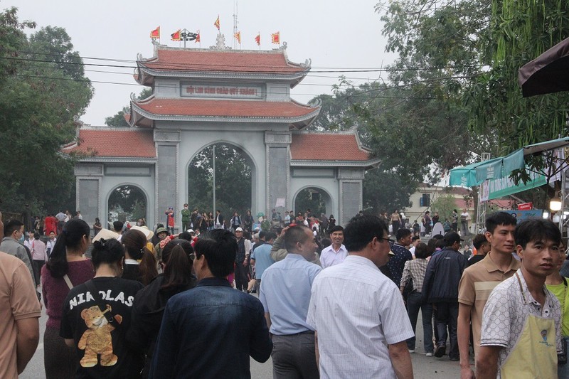 Hang ngan nguoi den Bac Ninh tray hoi Lim tu to mo sang-Hinh-15