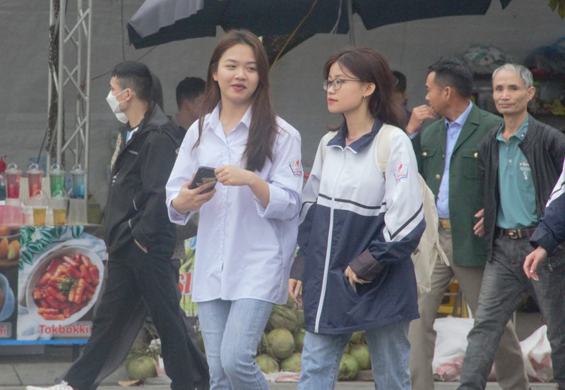 Hang ngan nguoi den Bac Ninh tray hoi Lim tu to mo sang-Hinh-6