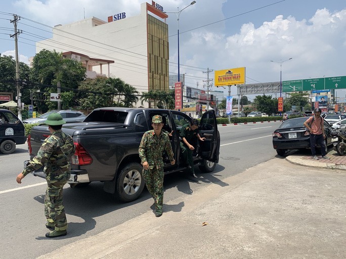 Vu no ben trong Cuc thue Binh Duong: Luc luong nghiep vu quan doi den hien truong-Hinh-2