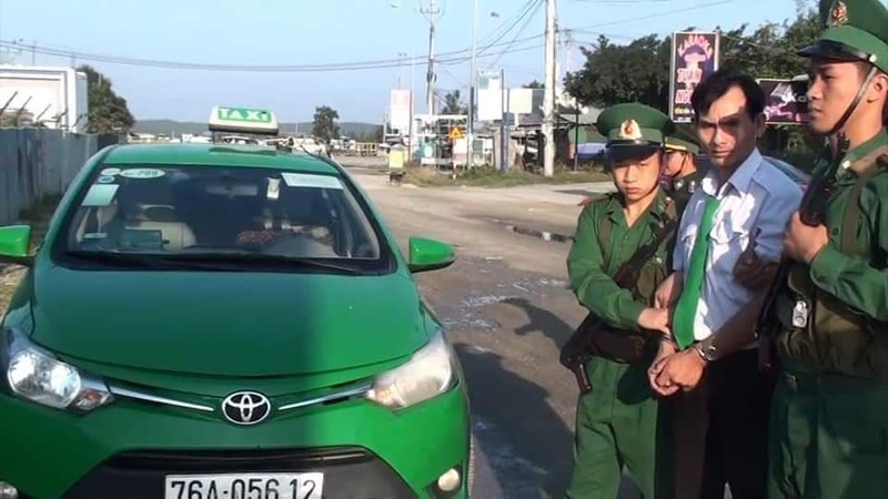 Bat qua tang tai xe taxi Mai Linh van chuyen ma tuy