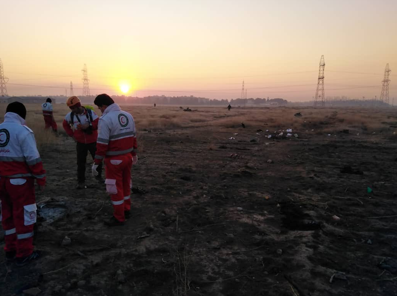 Hien truong vu may bay Boeing 737 roi o Iran, toan bo 176 nguoi thiet mang-Hinh-4