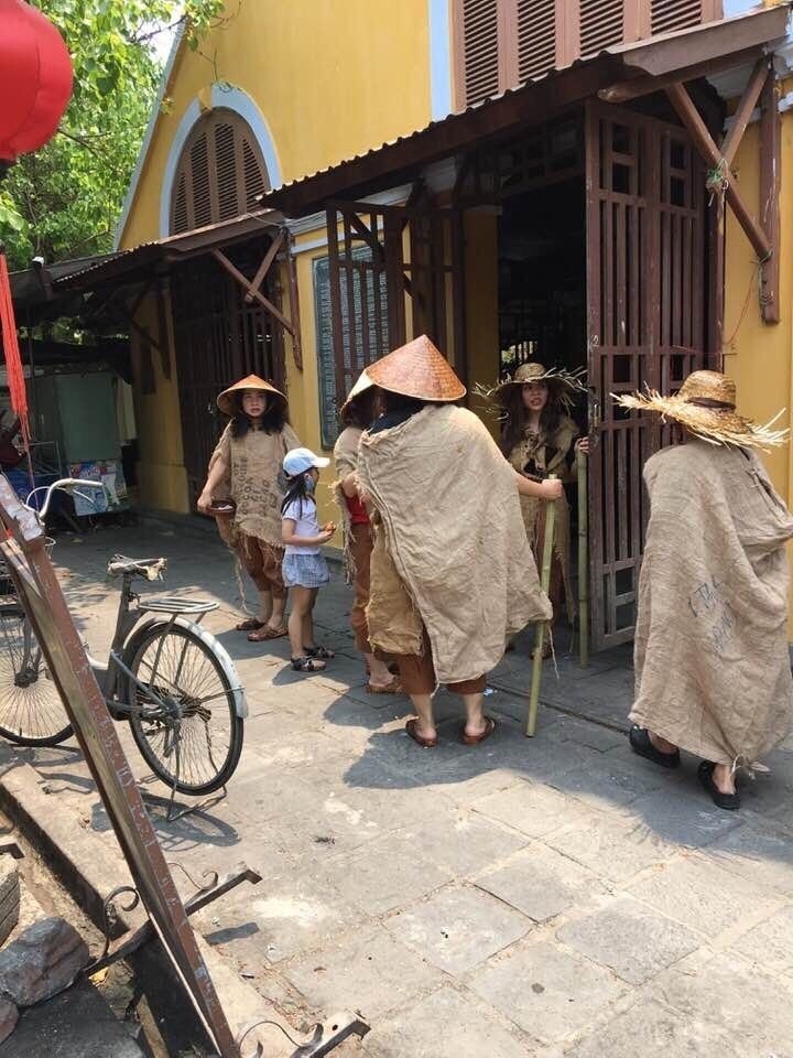 5 nguoi dien tro an xin tren pho co Hoi An de dang facebook-Hinh-2