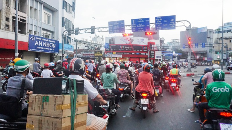 Duong pho Sai Gon lai nhon nhip du dang trong thoi gian cach ly toan xa hoi-Hinh-8