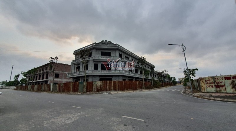 Goi hang Duong 'Nhue' gui len Ha Noi va nhung lo dat vang tu nhan so huu