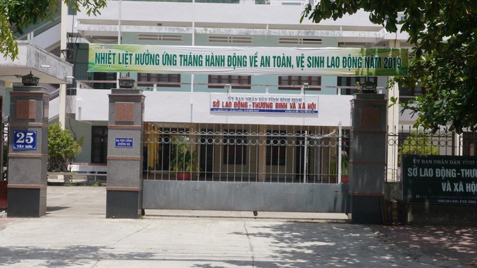 Buoc thoi viec vo nguyen Pho Giam doc So Lao dong Binh Dinh vua bi bat