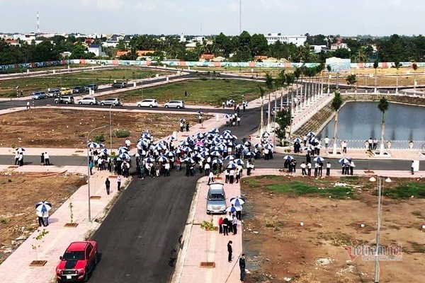 Doanh nghiep gia dinh nu dai gia Binh Duong 'thau tom' loat khu dat vang the nao?