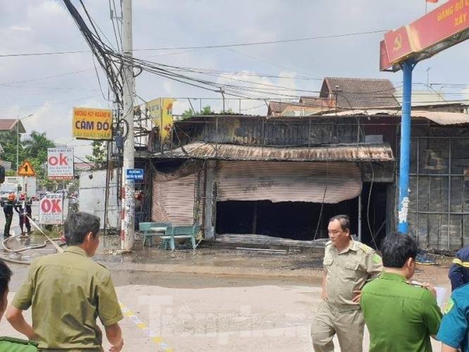 Vu chay 3 nguoi tu vong: Nguoi chong siet co vo con den chet truoc khi phong hoa-Hinh-2