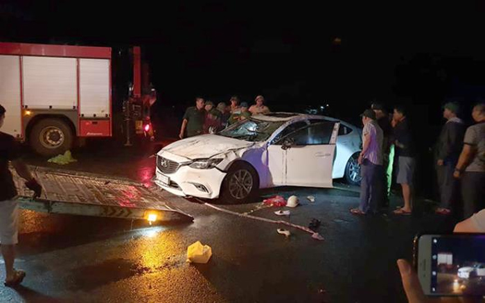 Oto lao xuong bien o Quang Ninh: Dau xot khi cuoc ruou doi 4 mang nguoi