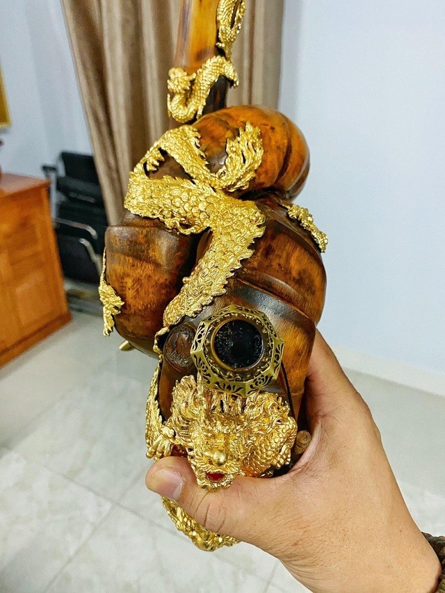 Chiếc điếu cày dát vàng, đại gia có tiền cũng không thể sở hữu - Hình 2 Chiec dieu cay dat vang, dai gia co tien cung khong the so huu-Hinh-2