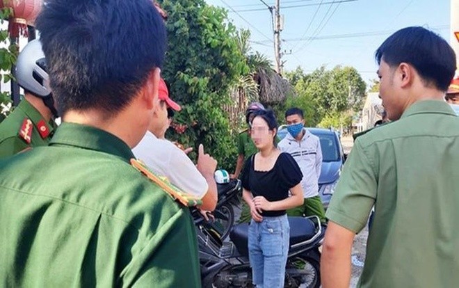 Lan ra duong day dua nguoi Trung Quoc vao Da Nang trai phep