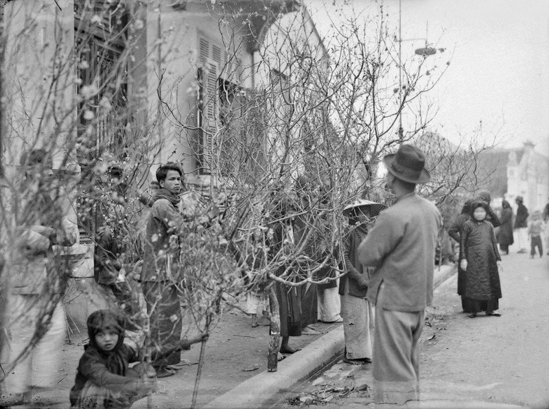 100 nam truoc, cu dan Ha Noi don Tet co truyen ra sao?-Hinh-5