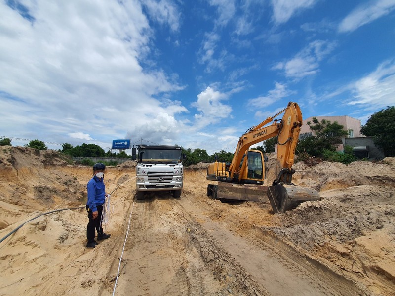 Bat qua tang khai thac cat trai phep ngay cua ngo TP.Vung Tau