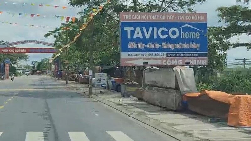 Dong Nai: 'Cho go' tren via he duong Dieu Xien, phuong Tan Bien-Hinh-5