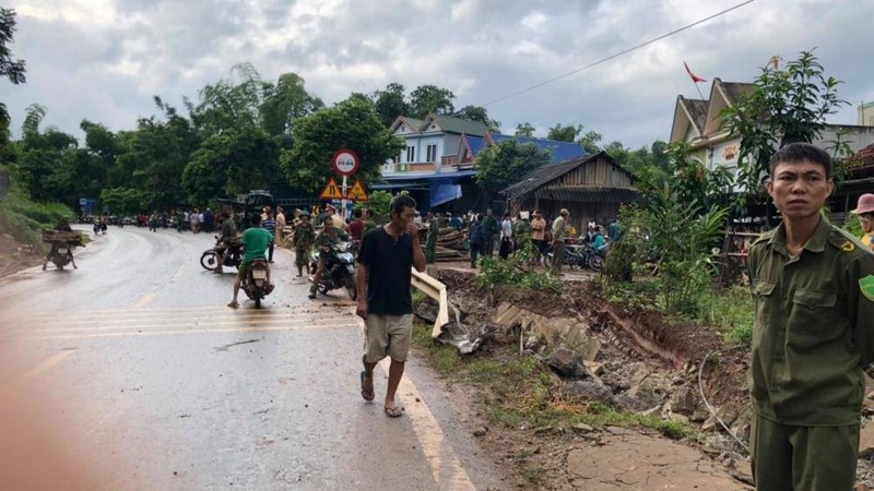 2 vo chong bi xe tai tong tu vong khi dang ngu