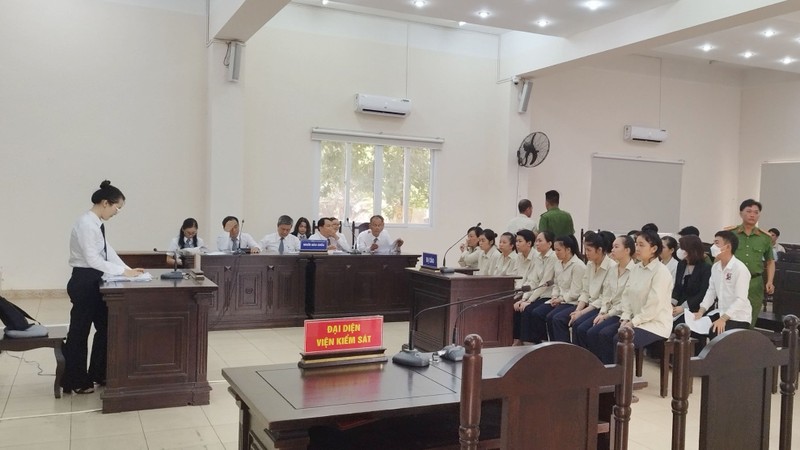 TAND tinh Binh Duong dua ra xet xu vu an mua ban nguoi duoi 16 tuoi