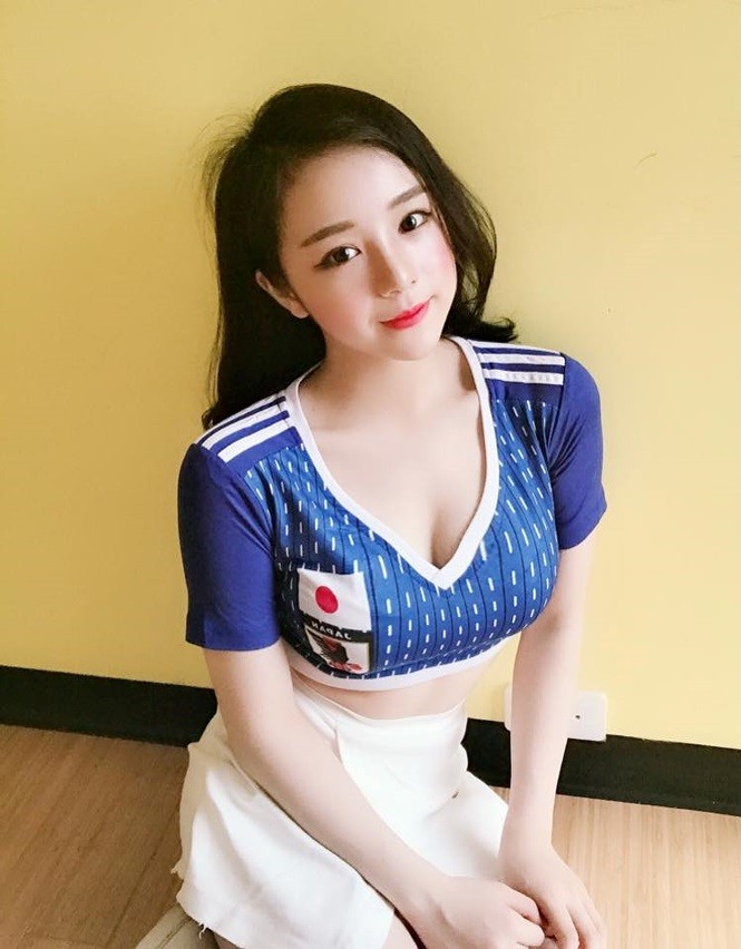 Hot girl World Cup khien cac thanh nien nhuc mat voi dieu nhay uon eo-Hinh-4