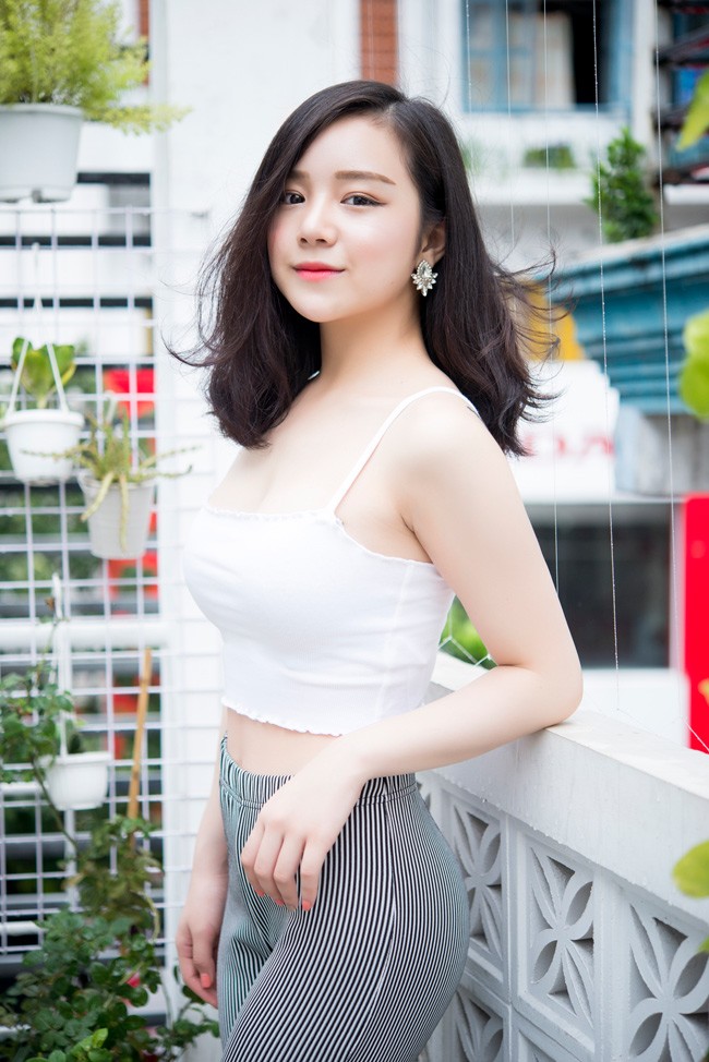 Hot girl World Cup khien cac thanh nien nhuc mat voi dieu nhay uon eo-Hinh-7