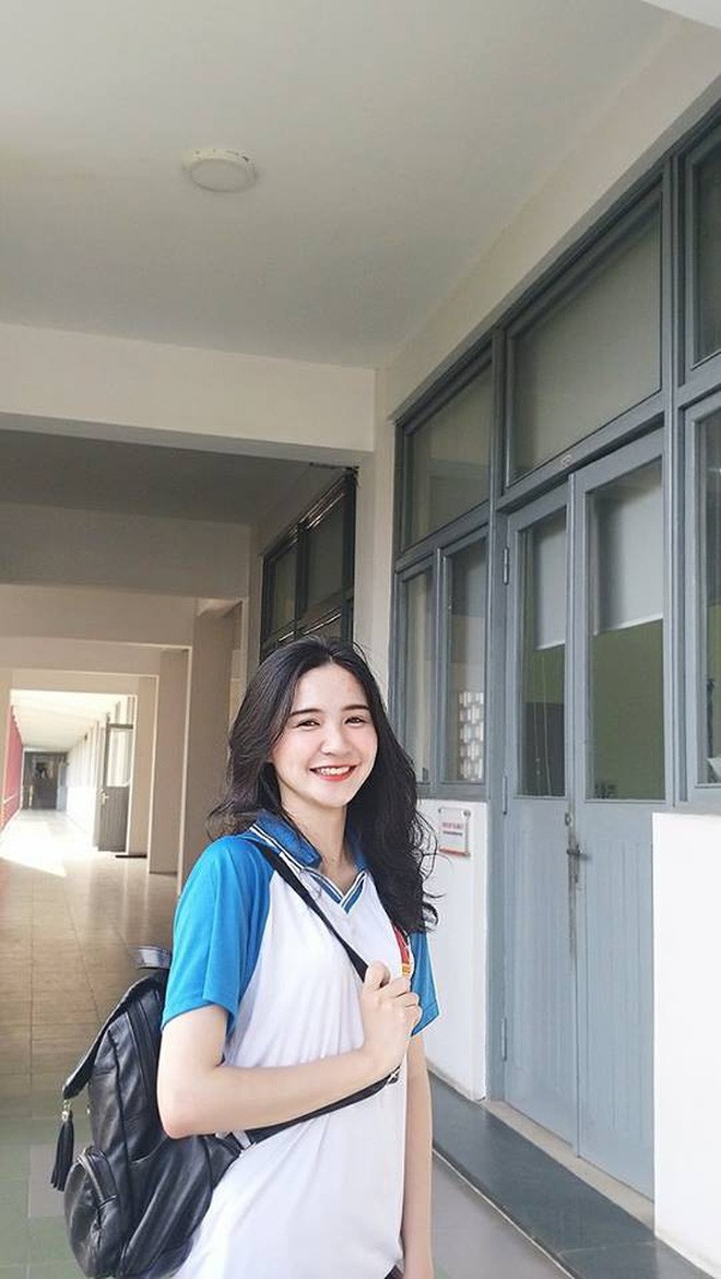 Nu sinh nam 2 Bach khoa chung minh truong ky thuat van co gai xinh