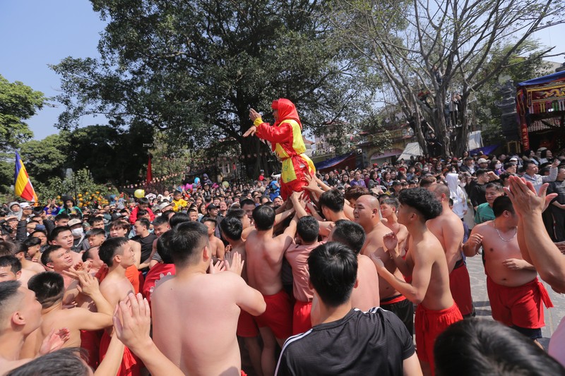 Di xem le hoi ruoc phao lang Dong Ky o Bac Ninh-Hinh-11