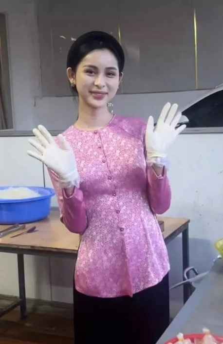 Can mat hotgirl ban bun dang noi tieng coi mang-Hinh-3