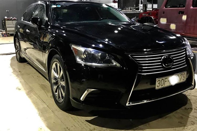 Ngam Lexus LS460L cu do thanh doi moi het 340 trieu dong