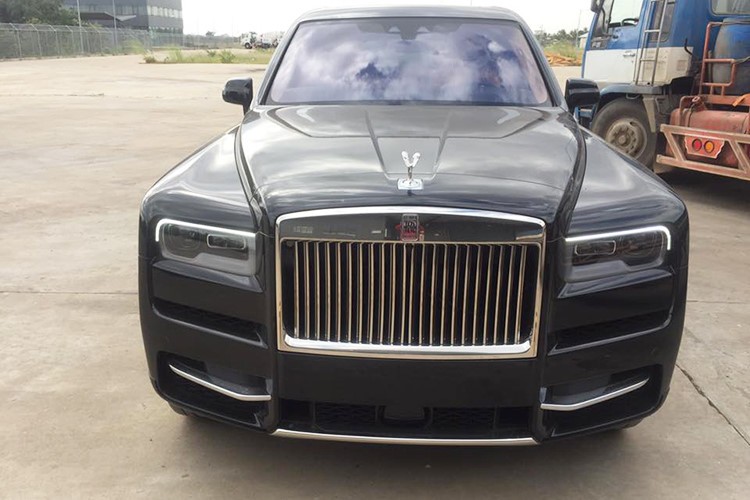 Xe Rolls-Royce Cullinan hon 41 ty ra bien trang o Ha Noi-Hinh-7