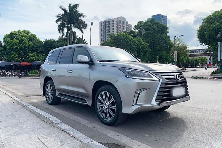 Can canh Lexus LX570 dung chan nhung ban van hon 7 ty